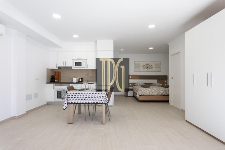 4 bed villa for sale in El Madronal