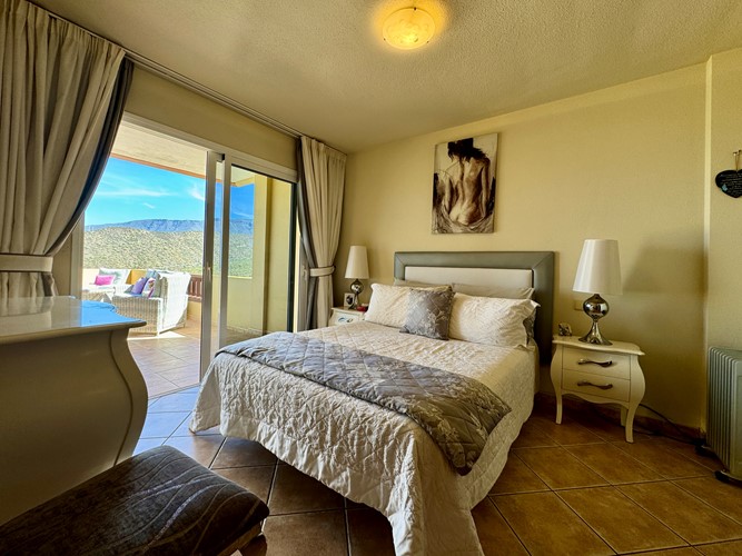 2 bed apartment for sale in Roque del Conde