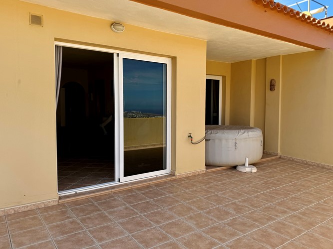 2 bed apartment for sale in Roque del Conde