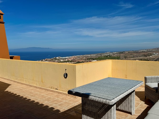2 bed apartment for sale in Roque del Conde