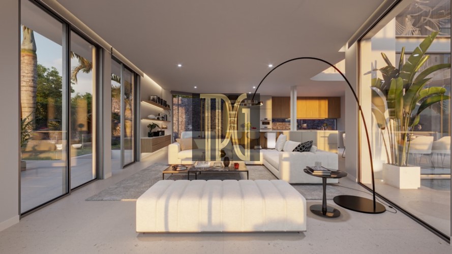 4 bed villa for sale in Roque del Conde