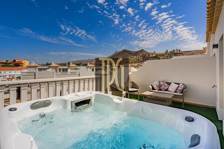 3 bed townhouse for sale in Los Cristianos