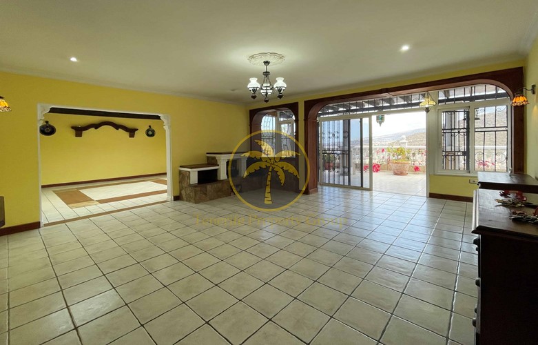 4 bed villa for sale in Torviscas Alto