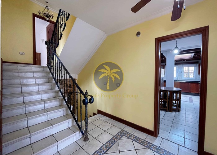 4 bed villa for sale in Torviscas Alto