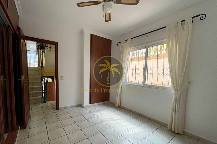 4 bed villa for sale in Torviscas Alto