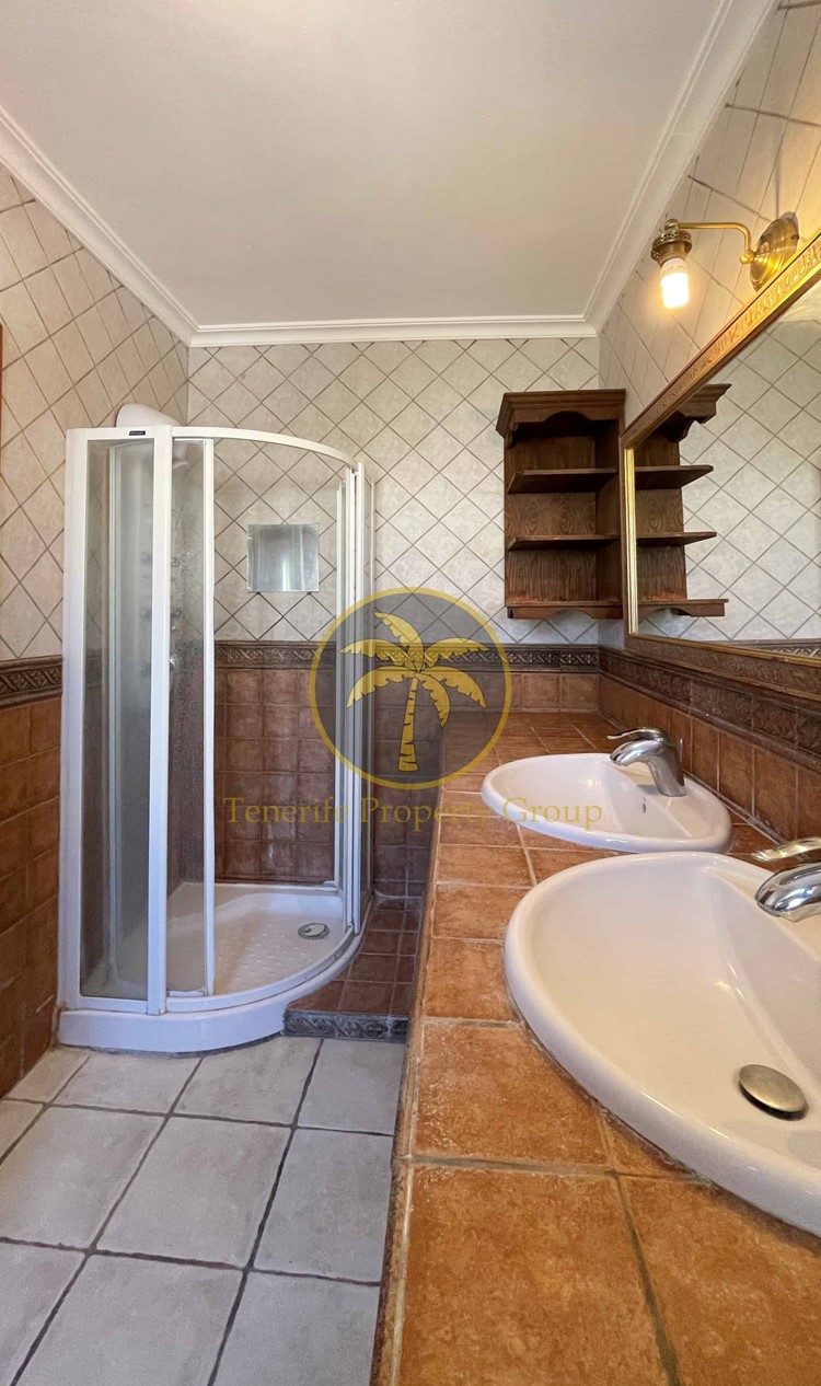 4 bed villa for sale in Torviscas Alto