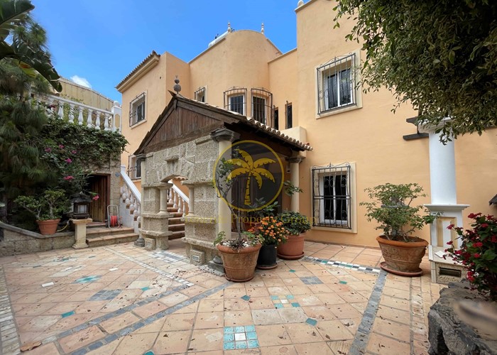 4 bed villa for sale in Torviscas Alto