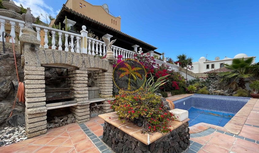 4 bed villa for sale in Torviscas Alto