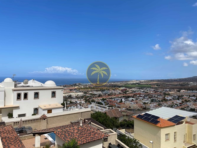 4 bed villa for sale in Torviscas Alto