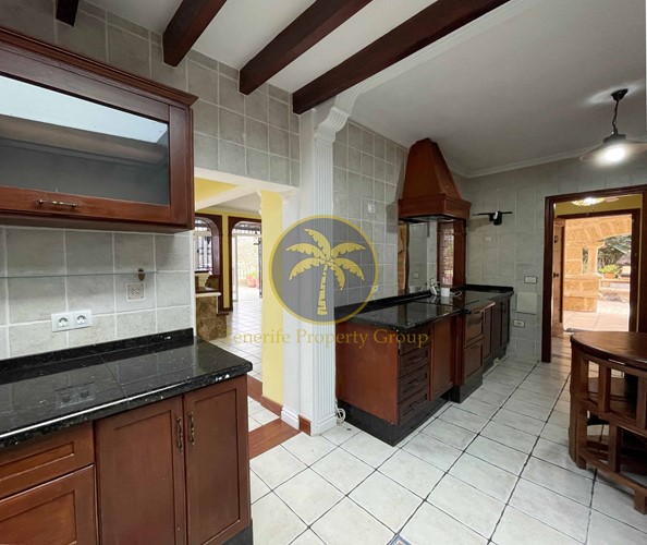 4 bed villa for sale in Torviscas Alto