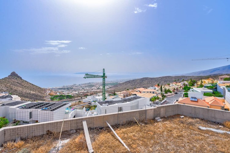 5 bed villa for sale in Roque del Conde