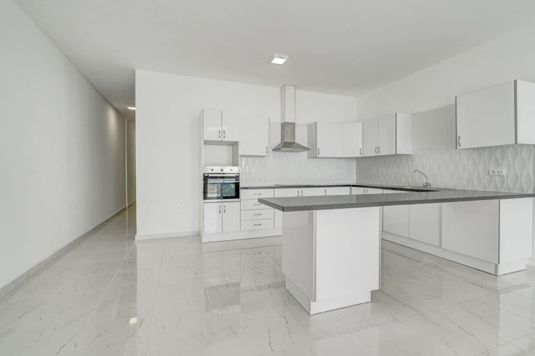 5 bed villa for sale in Roque del Conde