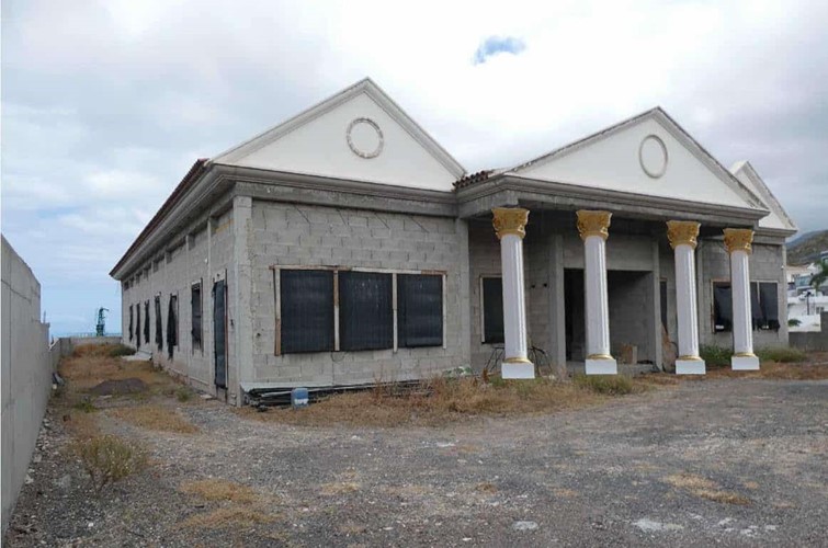 5 bed villa for sale in Roque del Conde