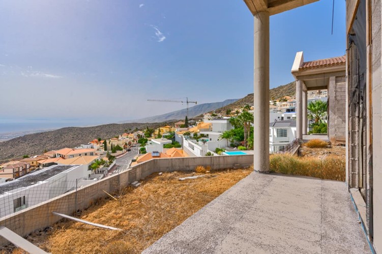 5 bed villa for sale in Roque del Conde