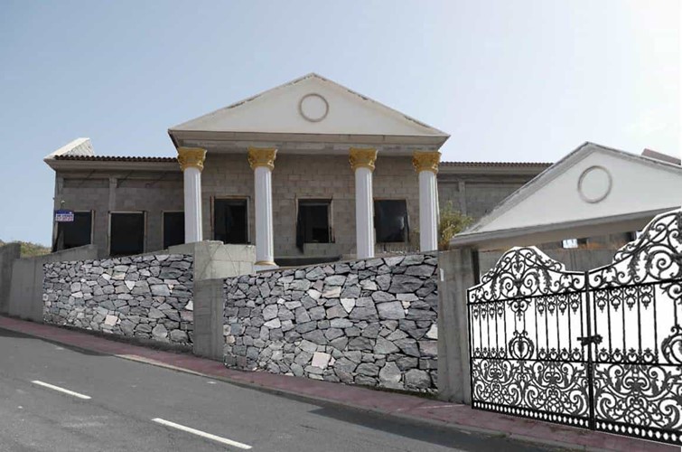 5 bed villa for sale in Roque del Conde