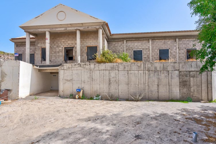 5 bed villa for sale in Roque del Conde