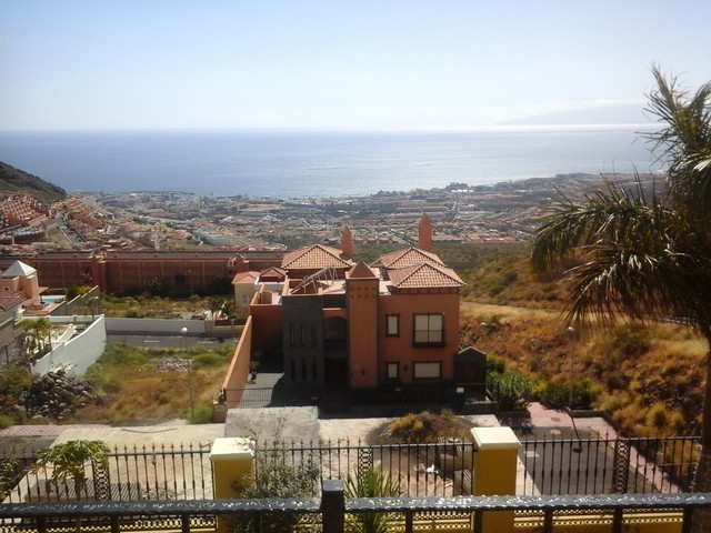 5 Bedroom House For Sale in Roque del Conde