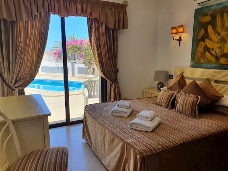 3 bed villa for sale in Los Gigantes