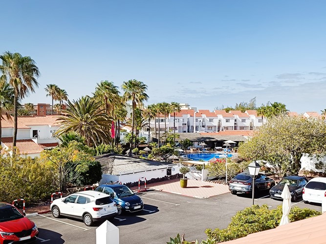 2 bed linked house for sale in Sunningdale Village, Golf del Sur