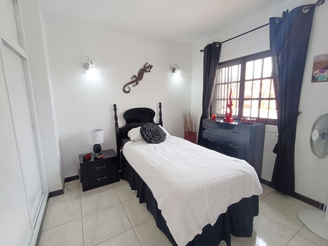 2 bed penthouse for sale in Parque Albatros, Golf del Sur