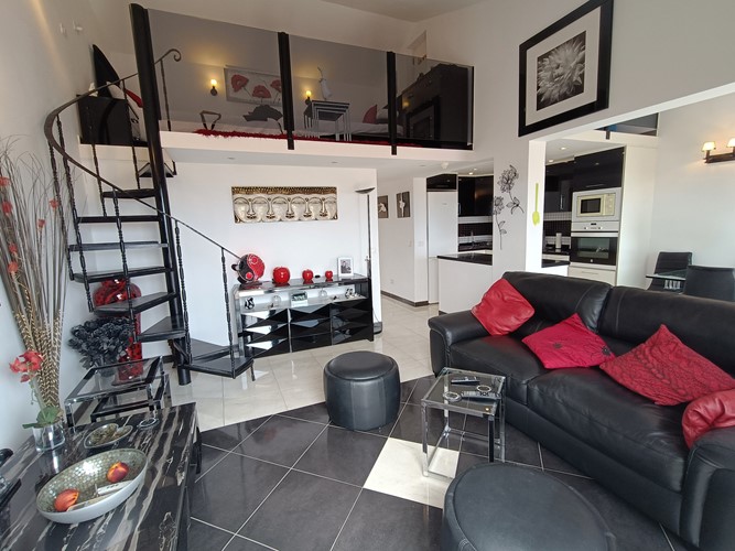 2 bed penthouse for sale in Parque Albatros, Golf del Sur