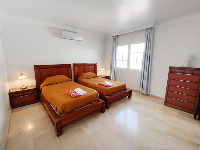 5 bed villa for sale in Roque del Conde