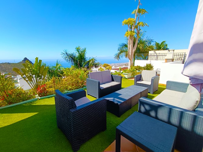 5 bed villa for sale in Roque del Conde