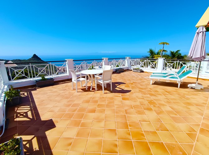 5 bed villa for sale in Roque del Conde