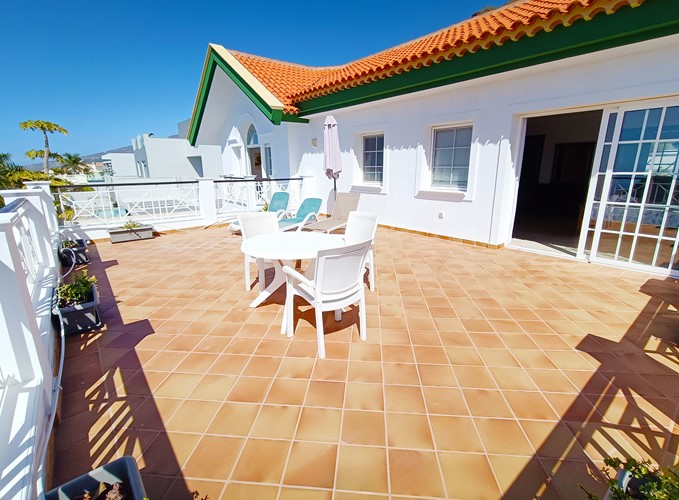 5 bed villa for sale in Roque del Conde