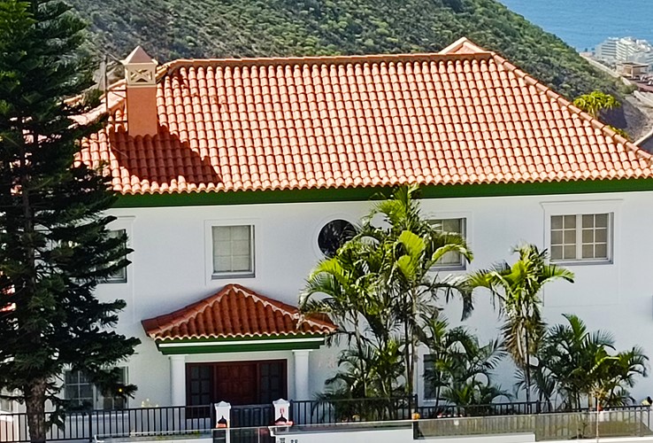 5 bed villa for sale in Roque del Conde