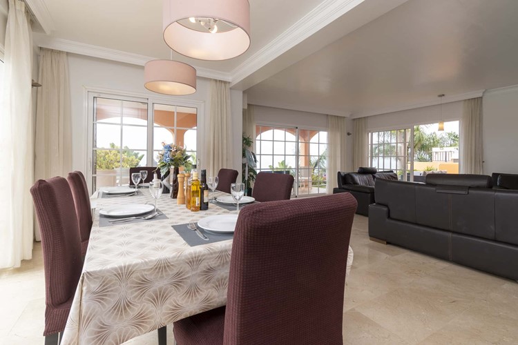 5 bed villa for sale in Roque del Conde