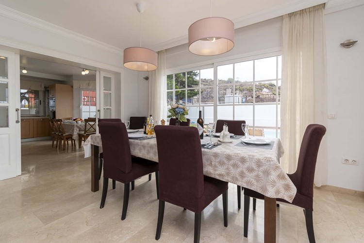 5 bed villa for sale in Roque del Conde
