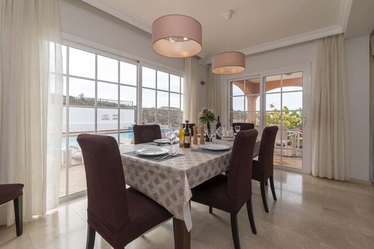5 bed villa for sale in Roque del Conde