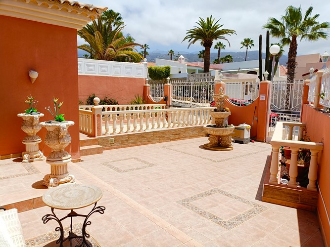 4 bed villa for sale in Callao Salvaje