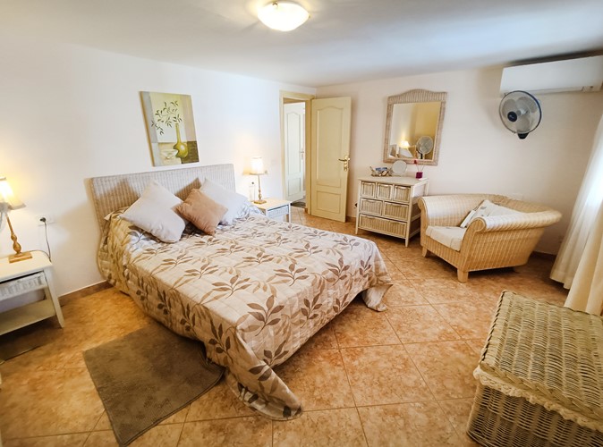 4 bed villa for sale in Callao Salvaje