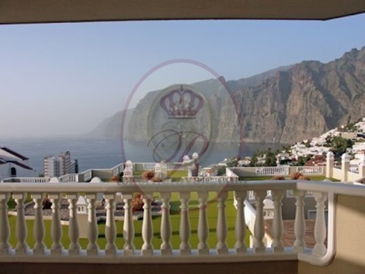 2 Bed Apartment For Sale in Los Gigantes