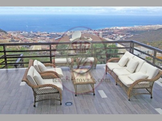 5 Bed Villa For Sale in Roque del Conde