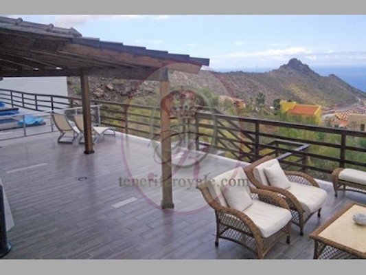 5 Bed Villa For Sale in Roque del Conde