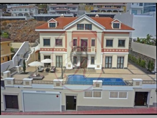 5 Bed Villa For Sale in Roque del Conde