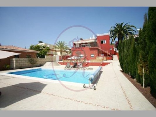 5 Bed Villa For Sale in Roque del Conde