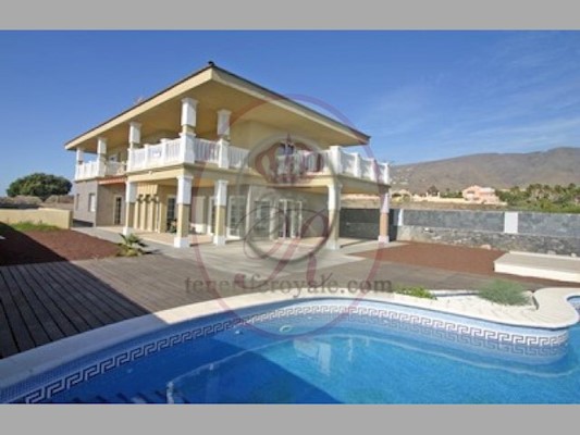 5 Bed Villa For Sale in Roque del Conde