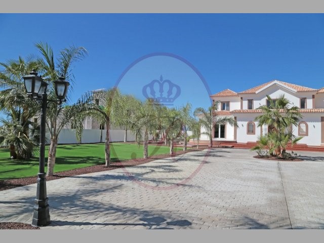 La Caleta 5 Bed Villa For Sale