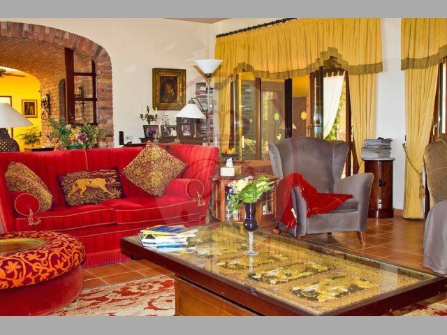 Los Cristianos 5 Bed Villa For Sale