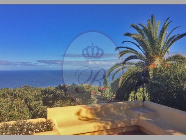 Los Cristianos 5 Bed Villa For Sale