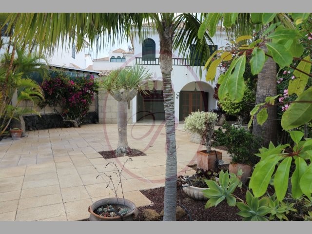Chayofa 4 Bed Villa For Sale