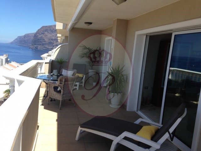 Los Gigantes 2 Bed Apartment For Sale