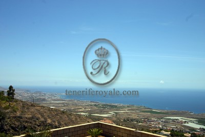 7 Bedroom House For Sale in Los Menores