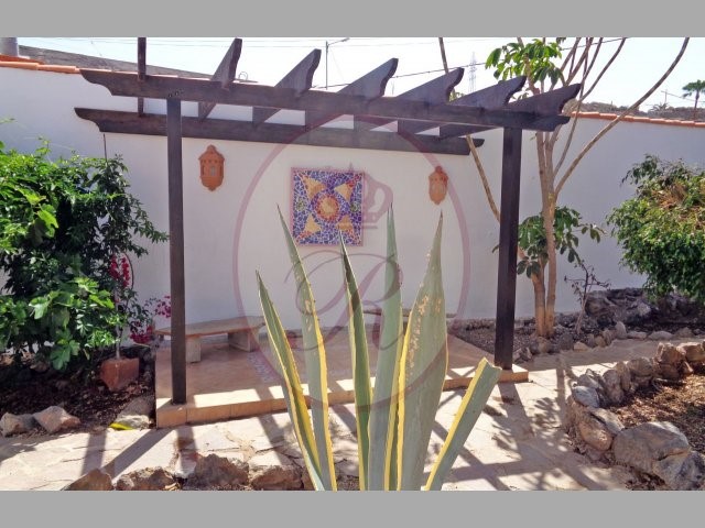  4 bed rustic house for sale in Marazul