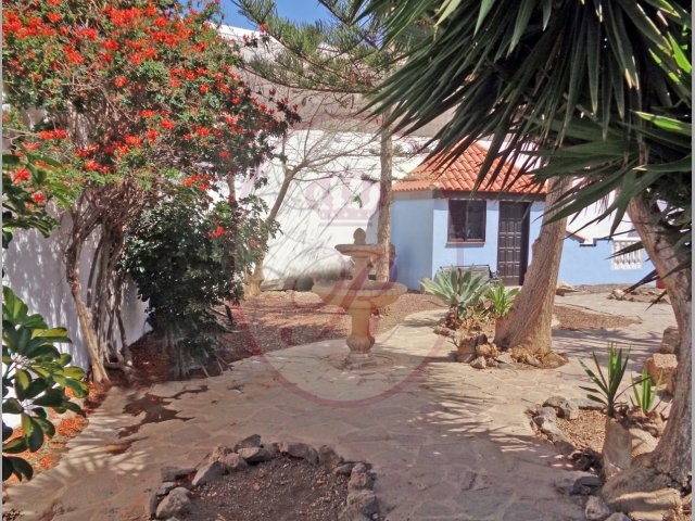  4 bed rustic house for sale in Marazul