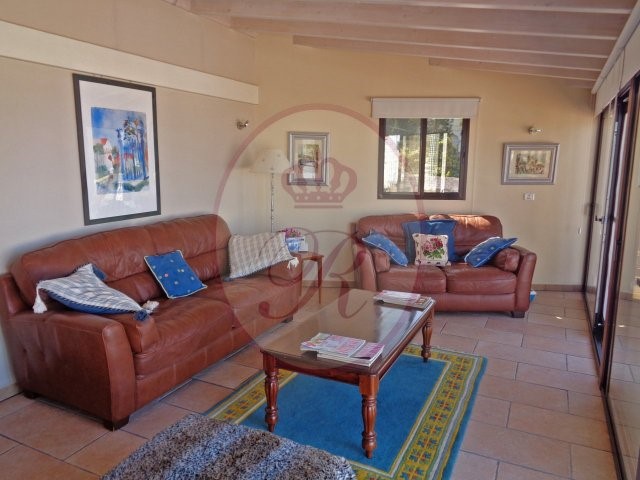  4 bed rustic house for sale in Marazul